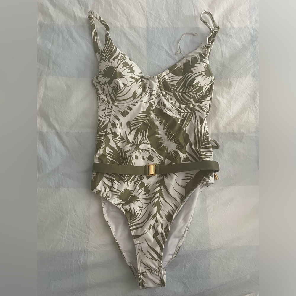 Kenny Flowers underwire one piece- never worn w. liner